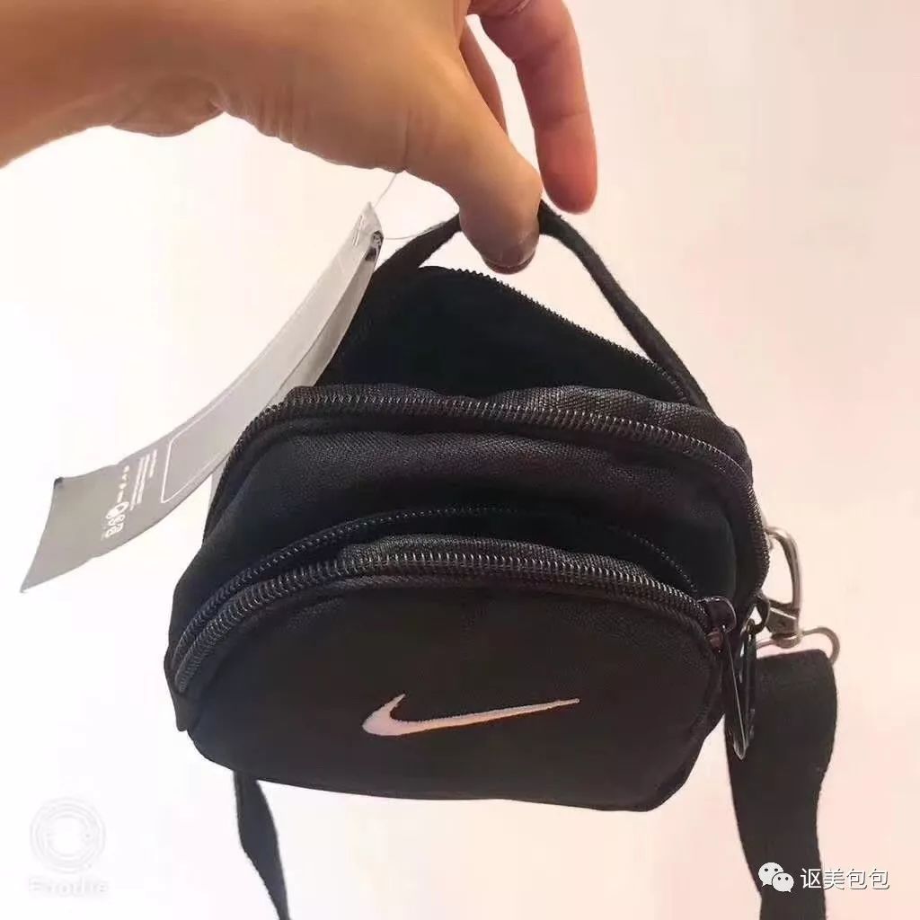 时尚与实用的完美结合，探索Nike挎包的魅力