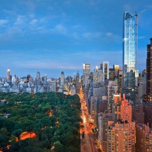 探索Saks Fifth Avenue，奢华与经典的完美融合