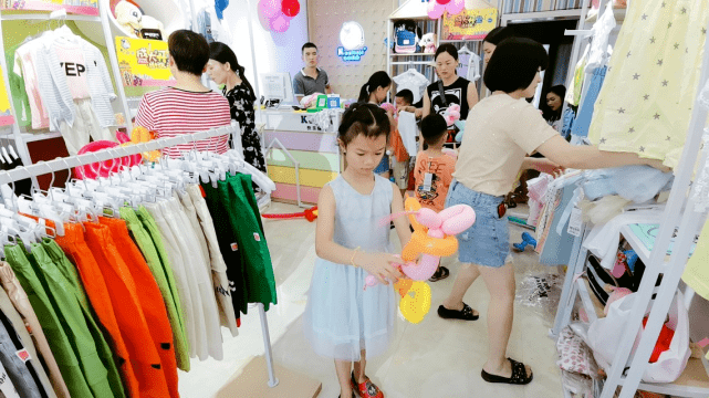 加盟巴拉巴拉童装，开启儿童时尚新篇章的智慧之选