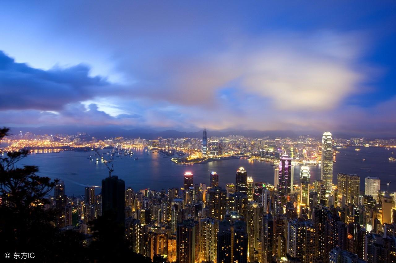 最新香港综合走势图分析，经济、金融、房地产与旅游业的综合透视