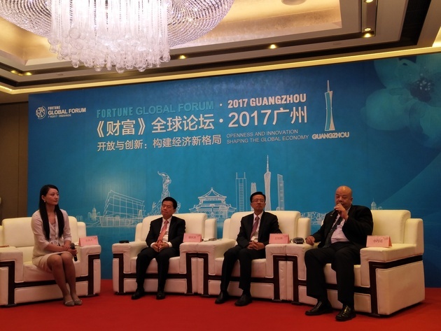 澳门六叔近期新闻直播回放，聚焦博彩业转型与社区发展新动向