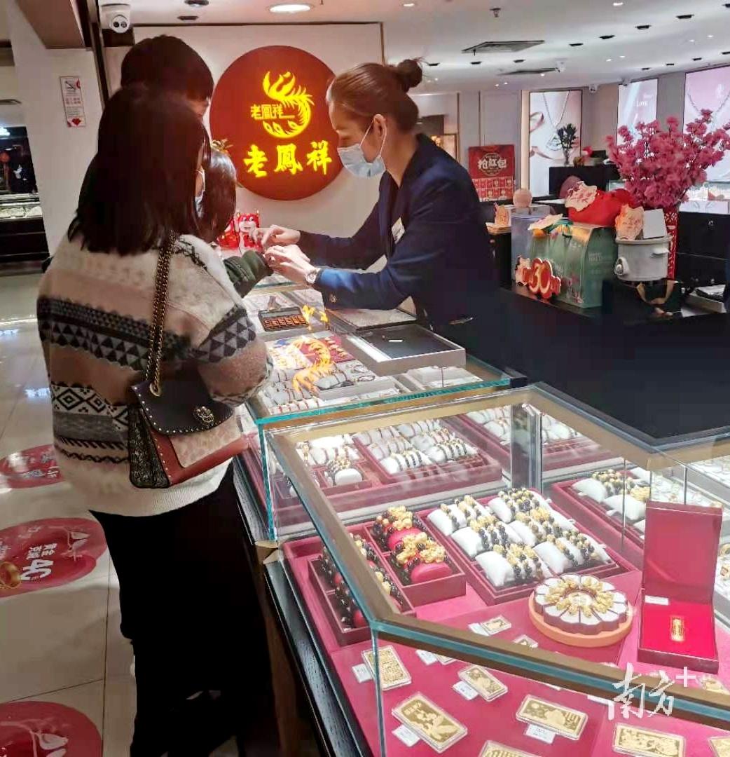 澳门六福金价今日一克最新走势分析